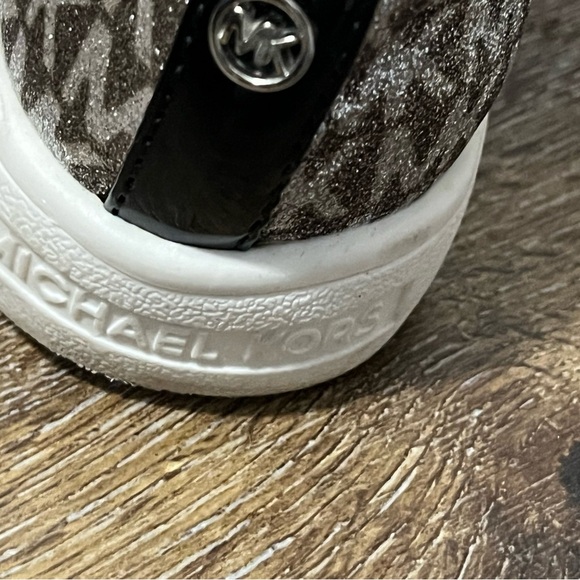 Michael Kors Kids Shoes Girls Size  2 Casual Slip On Sneaker - Picture 8 of 12